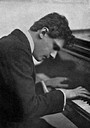 manplayingpiano129